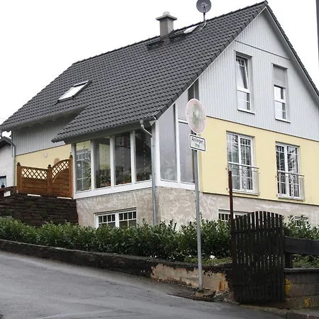 In Ruhiger Aber Zentraler Lage, Mit Eigener Moeblierter Terrasse